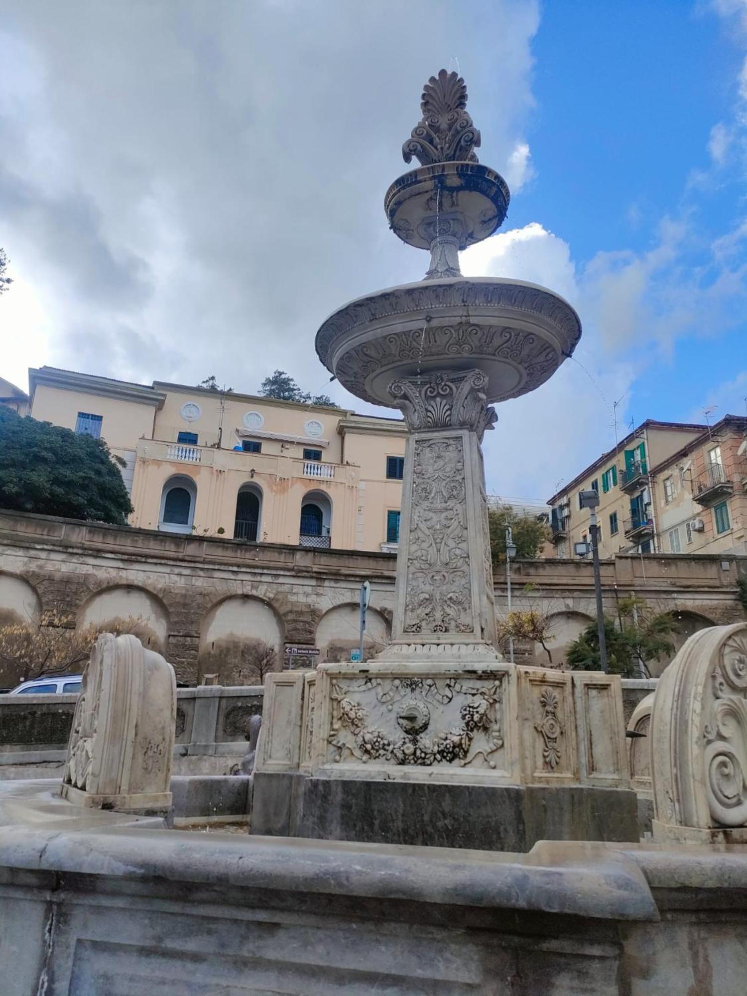 Fontana Falconieri Boutique Hotel Messina Esterno foto